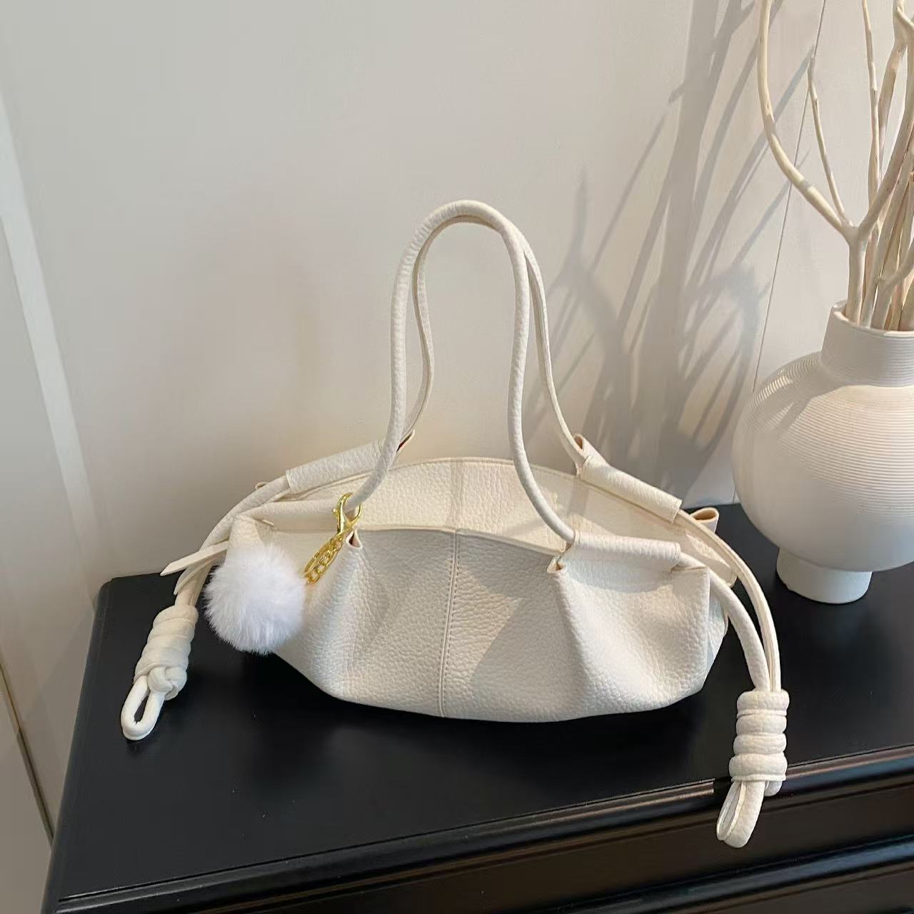 Women's 2026 New Arrival Shoulder Bag: A Unique, High-End Soft Leather Cloud-Shaped Bag—A Stylish Crossbody Bag for Commuting