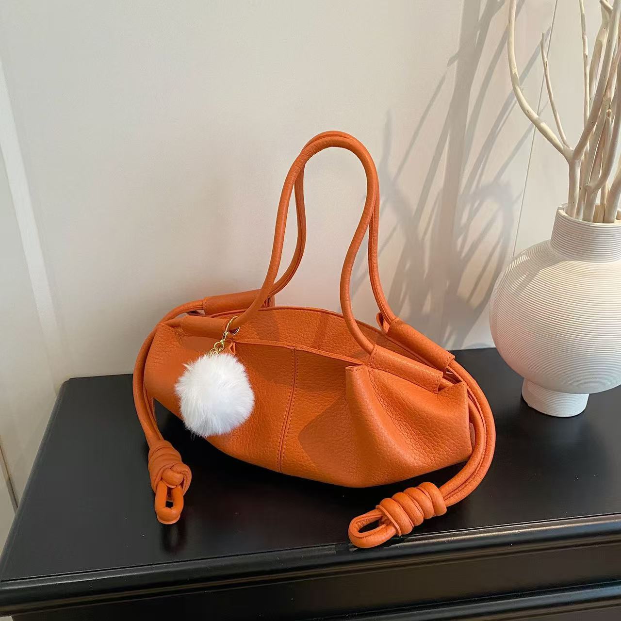 Women's 2026 New Arrival Shoulder Bag: A Unique, High-End Soft Leather Cloud-Shaped Bag—A Stylish Crossbody Bag for Commuting