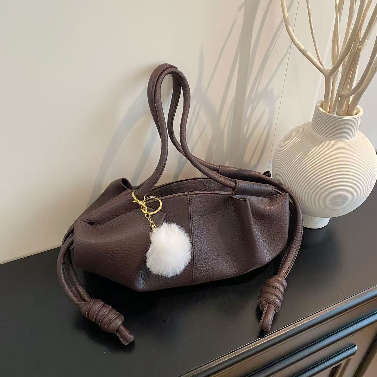 Women's 2026 New Arrival Shoulder Bag: A Unique, High-End Soft Leather Cloud-Shaped Bag—A Stylish Crossbody Bag for Commuting